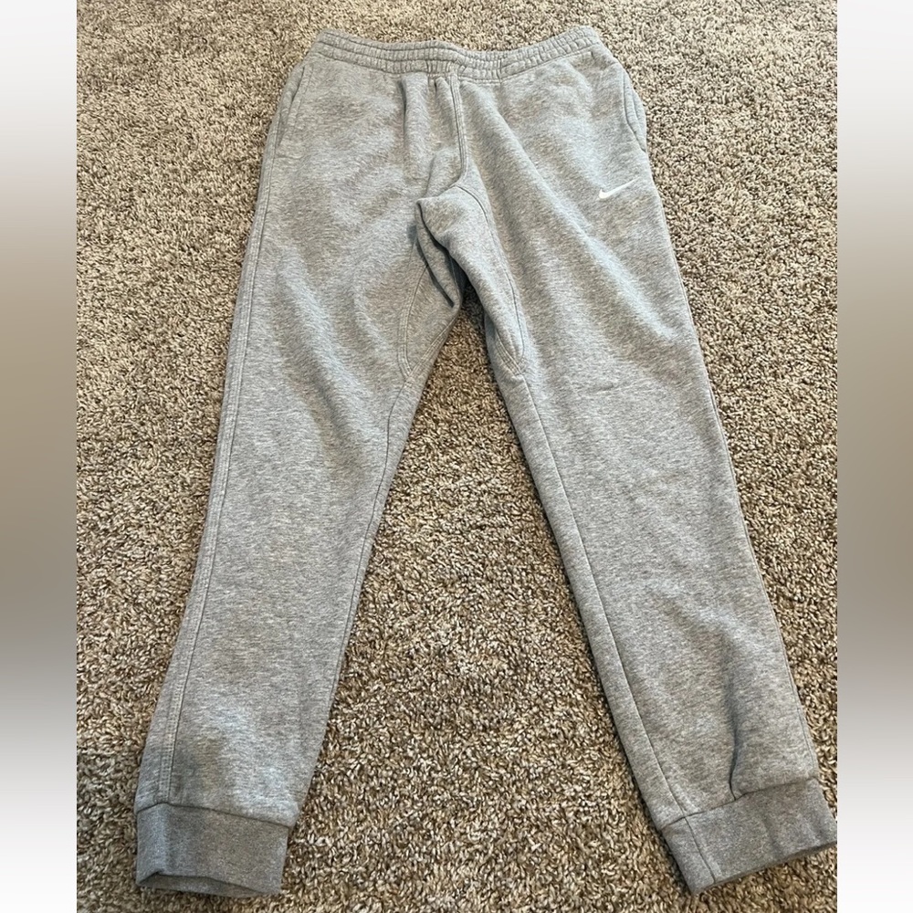 NIKE Gray Sweatpants Club Fleece Tapered Jogger 826431-063 Men’s Size Medium